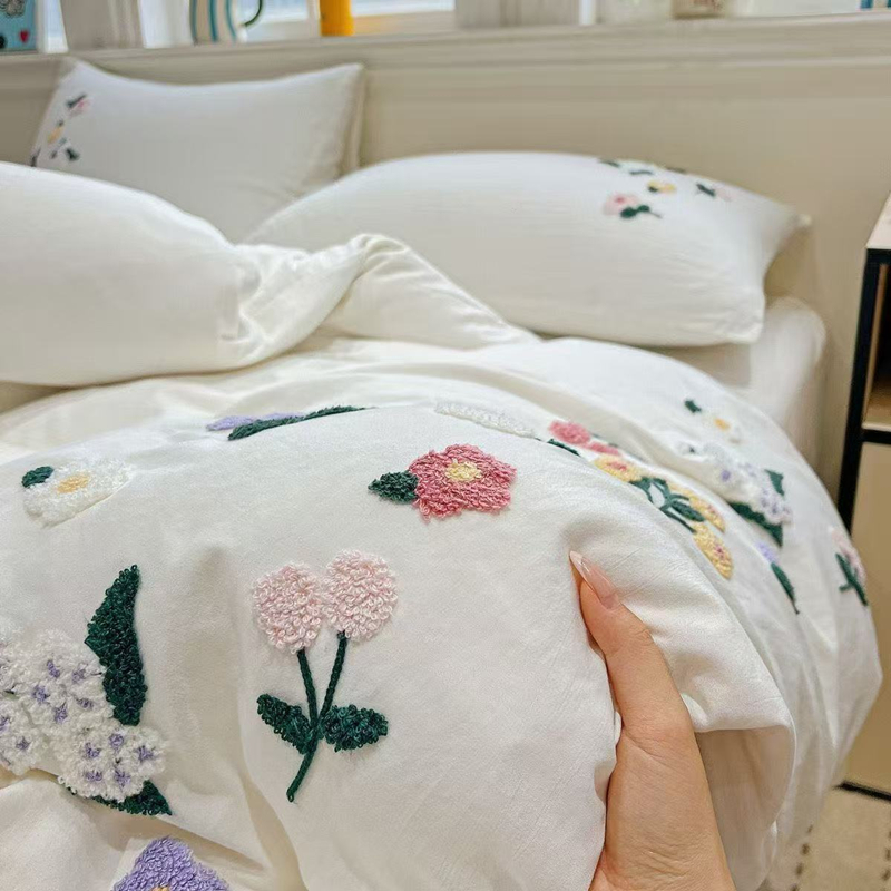 Aesthetic Floral Embroidery Du - đánh giá và giá Aesthetic Floral Duvet Cover
